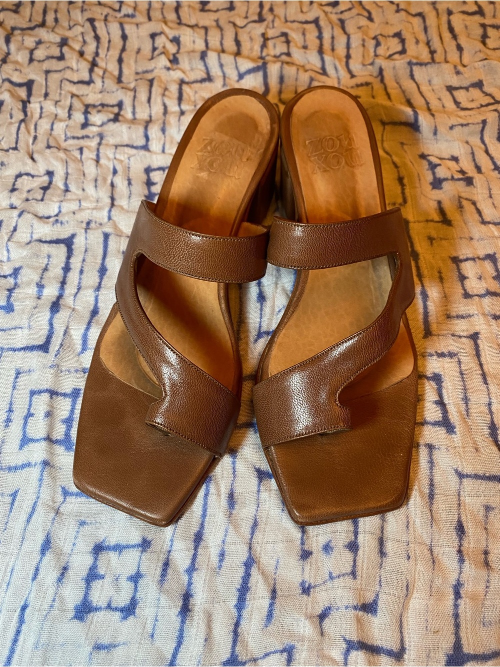 EUC ZOU XOU Una Thong Sandals Camel Heeled Square Toe Leather Slide